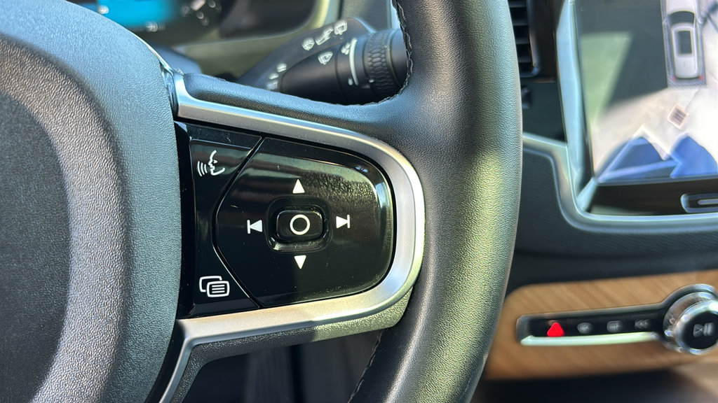 Certified 2025 Volvo XC90 B6 Plus AWD/4WD image 19