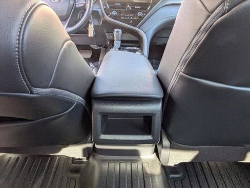 Used 2022 Toyota Camry SE w/ Carpet Mat Package (TMS) image 13