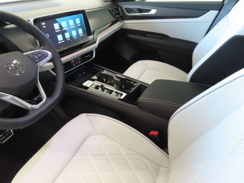 New 2026 Volkswagen Atlas Cross Sport SEL Premium R-Line image 22