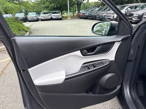Used 2023 Hyundai Kona SE w/ Cargo Package AWD/4WD image 29