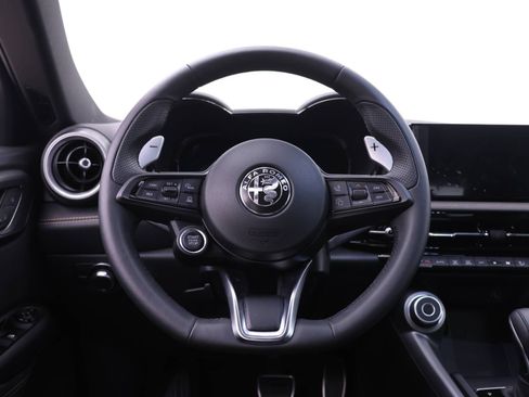 New 2026 Alfa Romeo Tonale w/ Quick Order Package 23H Volce AWD/4WD image 18