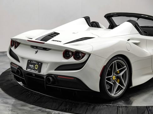 Used 2022 Ferrari F8 Tributo RWD image 25