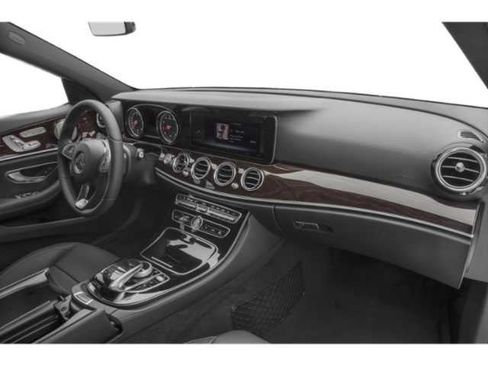 Used 2017 Mercedes-Benz E 300 4MATIC image 11