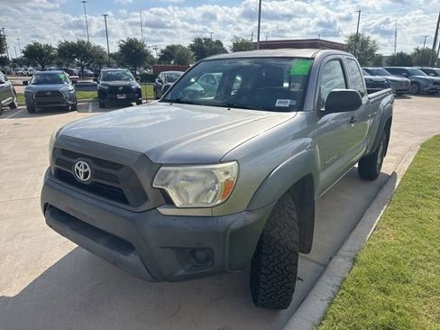 Used 2015 Toyota Tacoma 4x4 Access Cab w/ Convenience Package image 6