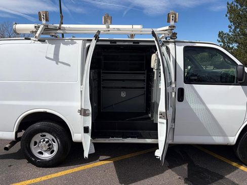 Used 2013 Chevrolet Express 2500 RWD image 21
