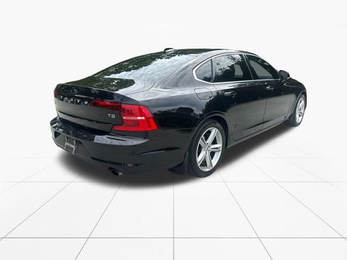 Used 2018 Volvo S90 T5 Momentum w/ Convenience Package FWD image 8