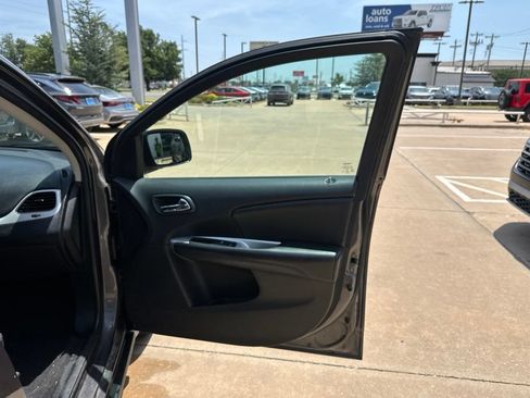 Used 2019 Dodge Journey SE w/ Premium Group FWD image 21