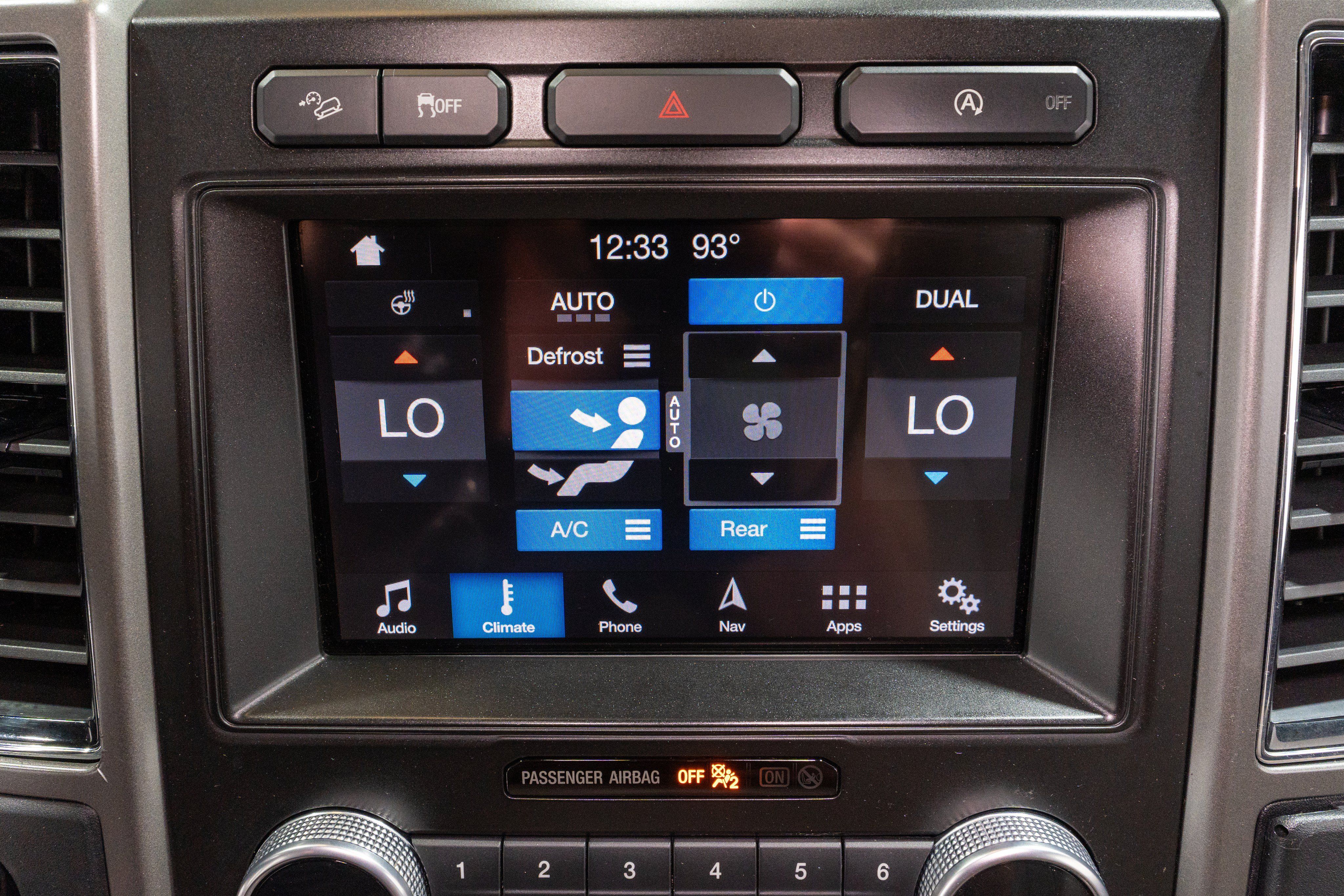 Used 2018 Ford Expedition Max XLT w/ Equipment Group 202A AWD/4WD image 18