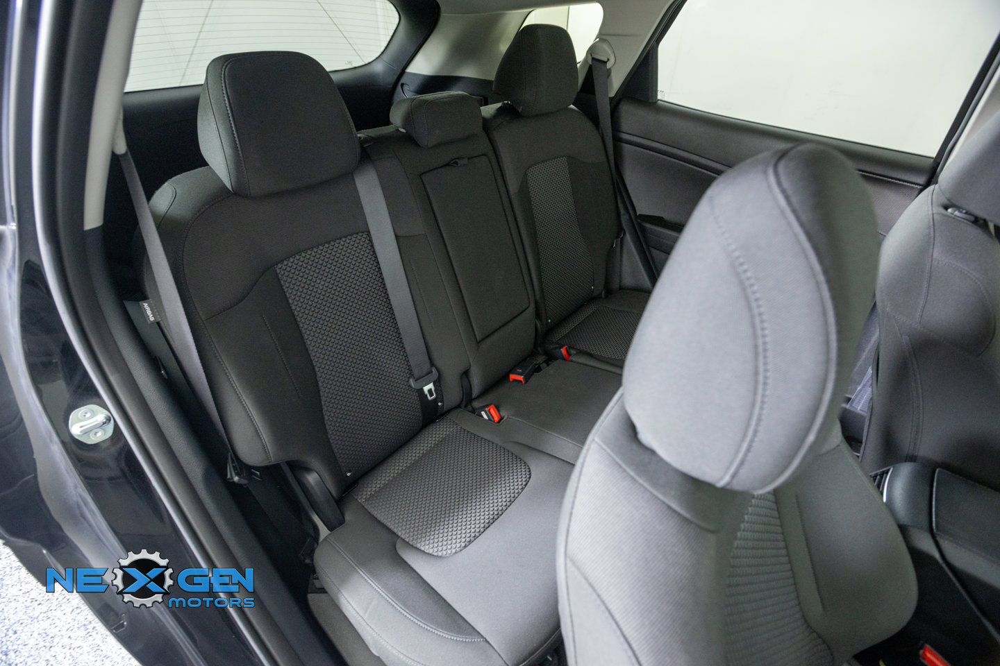 Used 2025 Kia Sportage LX FWD image 37