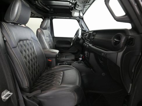 Used 2022 Jeep Gladiator Sport image 11
