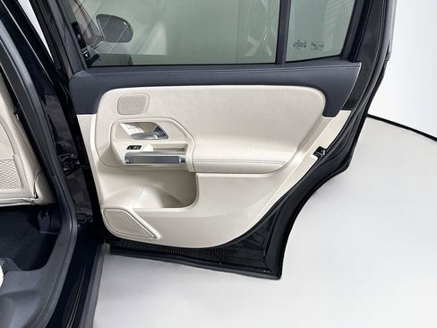 New 2026 Mercedes-Benz GLB 250 image 28