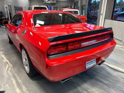 Used 2009 Dodge Challenger SRT8 RWD image 30
