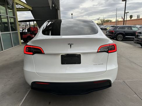 Used 2023 Tesla Model Y Long Range AWD/4WD image 14