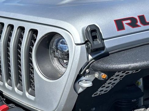 Used 2023 Jeep Gladiator Rubicon w/ Cold Weather Group AWD/4WD image 9
