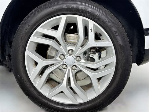 Used 2021 Land Rover Range Rover Evoque R-Dynamic SE image 31