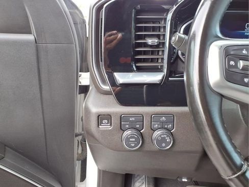Used 2024 Chevrolet Silverado 1500 LT w/ Protection Package AWD/4WD image 10
