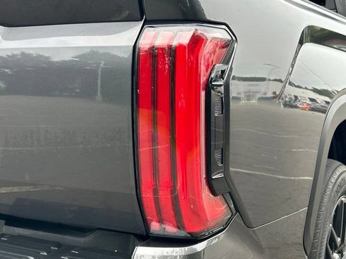 Used 2024 Toyota Tundra Limited AWD/4WD image 11
