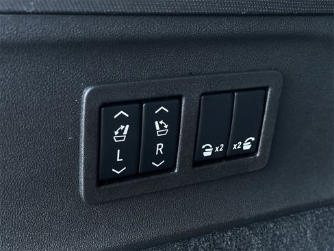 Used 2025 Cadillac Escalade IQ Sport 1 image 40