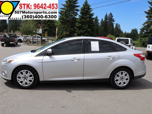 Used 2012 Ford Focus SE FWD image 8