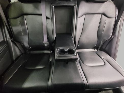 Used 2025 Kia Sportage EX image 23