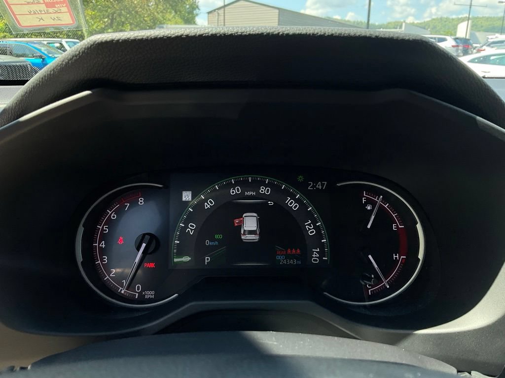 Used 2025 Toyota RAV4 LE FWD image 14