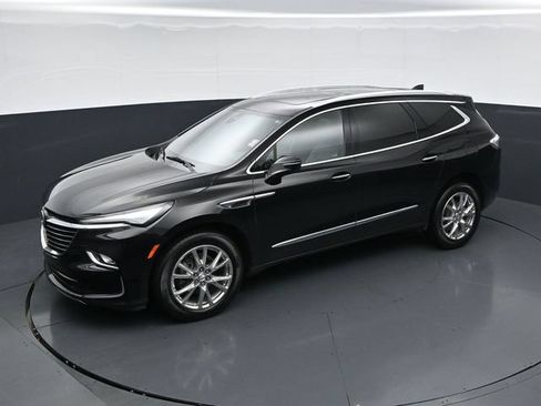Used 2023 Buick Enclave Essence w/ Experience Buick Package FWD image 37