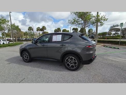 Used 2025 Alfa Romeo Tonale w/ Premium Package image 39