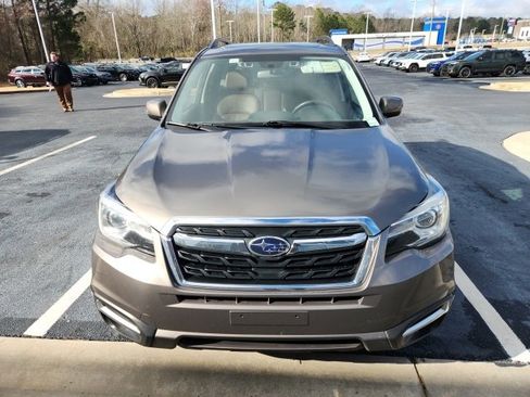 Used 2017 Subaru Forester 2.5i Touring image 3