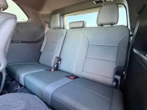 Used 2024 GMC Acadia AT4 w/ Luxury Package AWD/4WD image 23