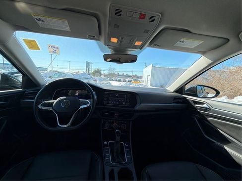 Used 2024 Volkswagen Jetta SE image 26