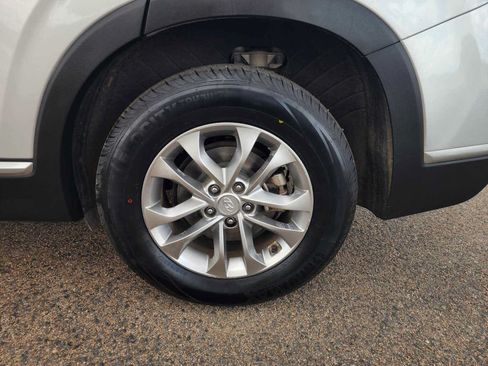 Used 2019 Hyundai Santa Fe SE FWD image 8