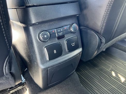 Used 2019 Ford Explorer Limited w/ Ford Safe & Smart Package image 15