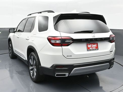 Used 2023 Honda Pilot Touring image 4