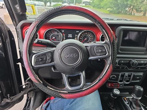 Used 2018 Jeep Wrangler Unlimited Rubicon AWD/4WD image 14