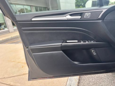 Certified 2019 Ford Fusion Energi Titanium FWD image 33