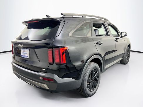 Used 2023 Kia Sorento S AWD/4WD image 5