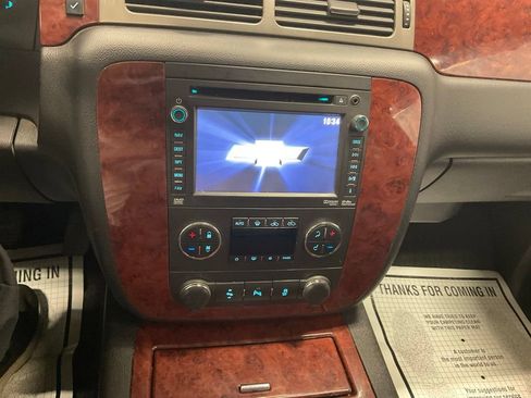 Used 2012 Chevrolet Avalanche LTZ AWD/4WD image 16