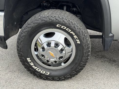 Used 2024 Chevrolet Silverado 3500 LT image 20