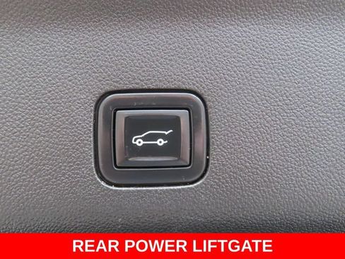 Used 2021 GMC Yukon Denali w/ Denali Premium Package AWD/4WD image 34
