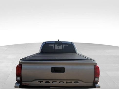 Used 2022 Toyota Tacoma SR w/ SR Convenience Package RWD image 15