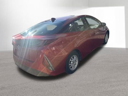 Certified 2017 Toyota Prius Prime Advanced w/ Carpet Mat Package image 8