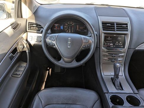 Used 2015 Lincoln MKX FWD image 17