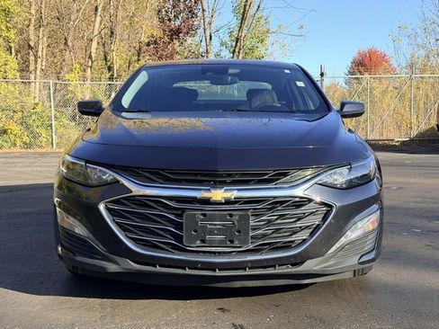 Used 2023 Chevrolet Malibu LT image 2