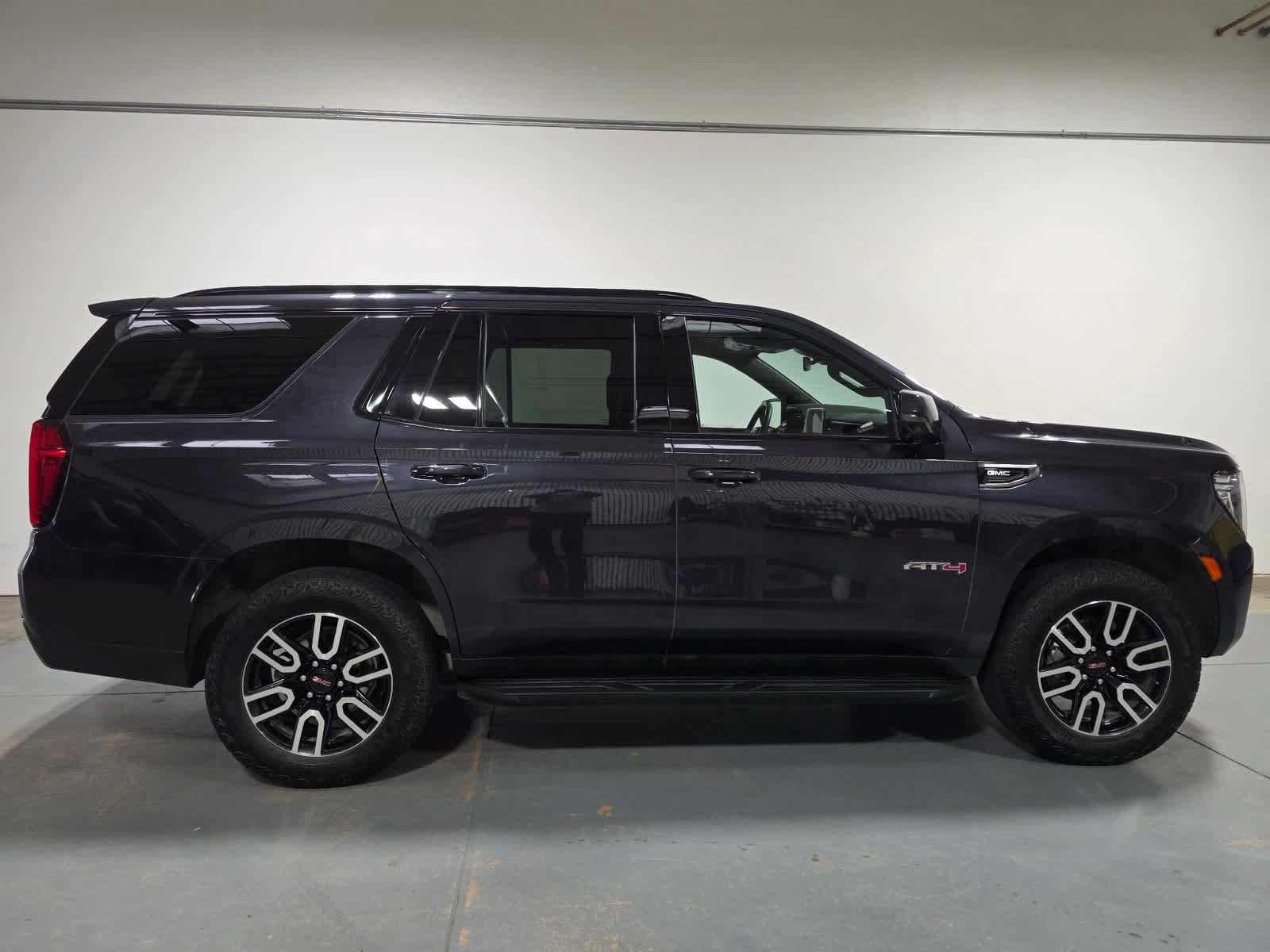 Used 2024 GMC Yukon AT4 AWD/4WD image 6