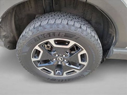 Used 2022 Ford Bronco Sport Outer Banks w/ Tech Package AWD/4WD image 11
