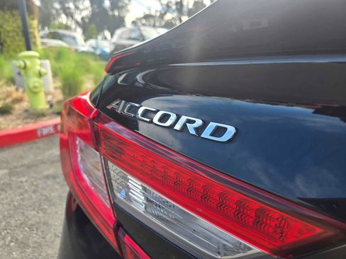 Used 2019 Honda Accord Sport image 13