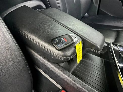Used 2019 Audi Q7 3.0T Prestige w/ Prestige Package AWD/4WD image 31