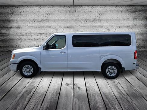 Used 2019 Nissan NV 3500 SL RWD image 2