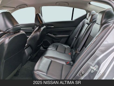 Used 2025 Nissan Altima 2.5 SR FWD image 16