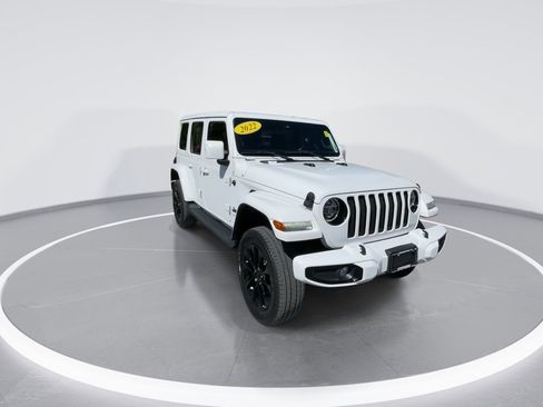 Used 2022 Jeep Wrangler Unlimited Sahara AWD/4WD image 2